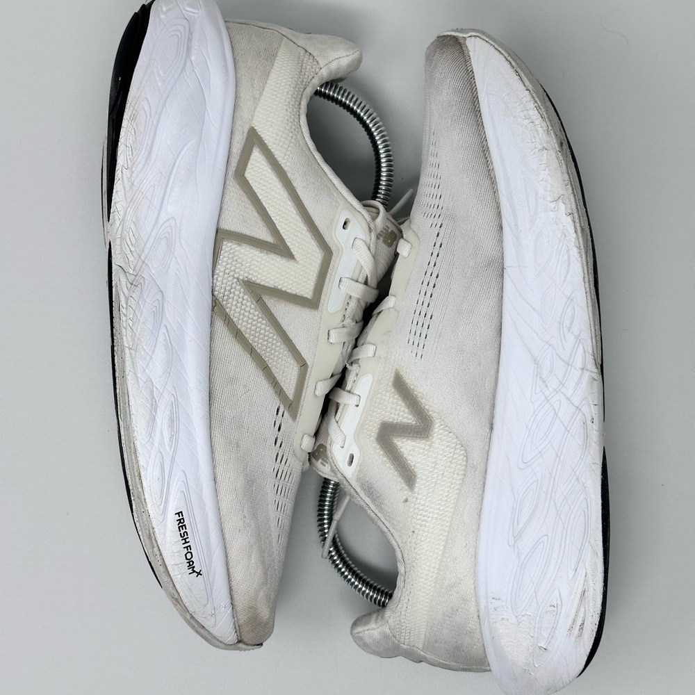 New Balance women’s Cream and Gray Athletic Shoes - Picture 3 of 11